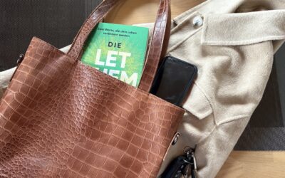 „Die Let-Them Theorie“ von Mel Robbins: Der Schlüssel zu deinem inneren Antrieb und einem gelasseneren Leben
